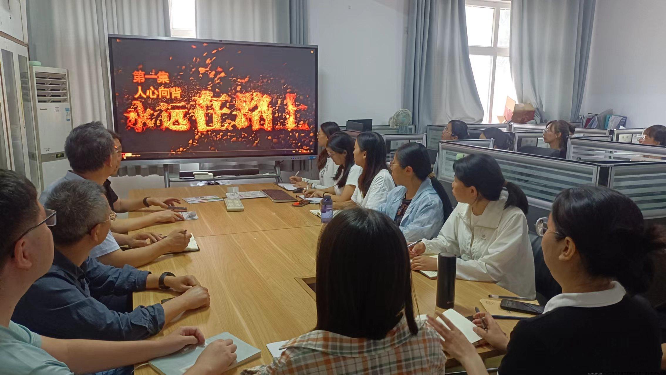 永远在路上.jpg 永远在路上.jpg