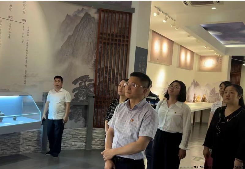 参观.jpg