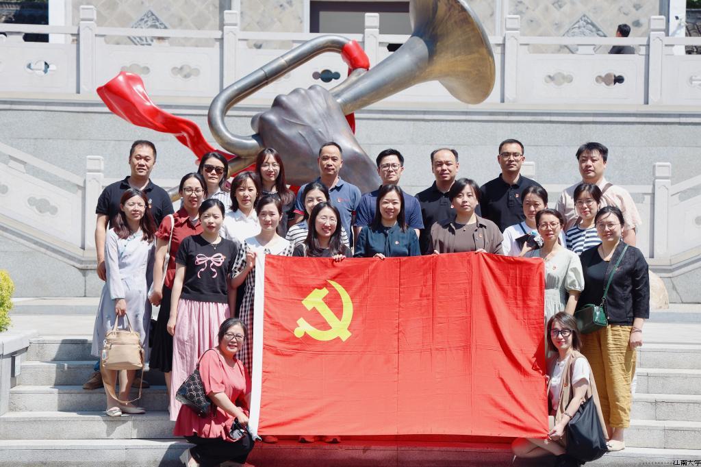 合影留念.jpg