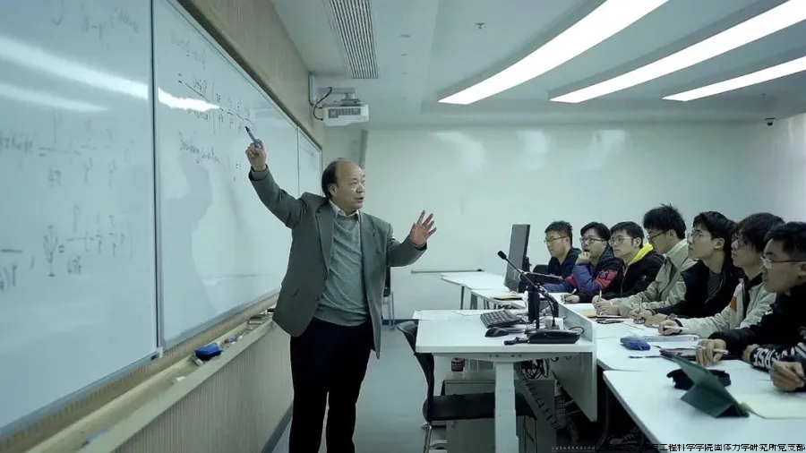 张俊乾讲课.png