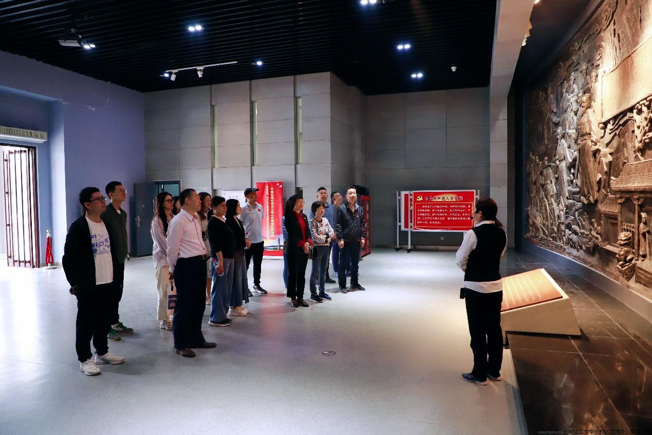 教务处招办党支部联合北区办党支部组织参观 “明镜昭廉”反贪尚廉历史文化园2.jpg 教务处招办党支部联合北区办党支部组织参观 “明镜昭廉”反贪尚廉历史文化园2.jpg