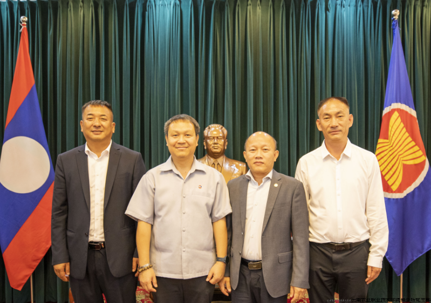 合影（二）.png
