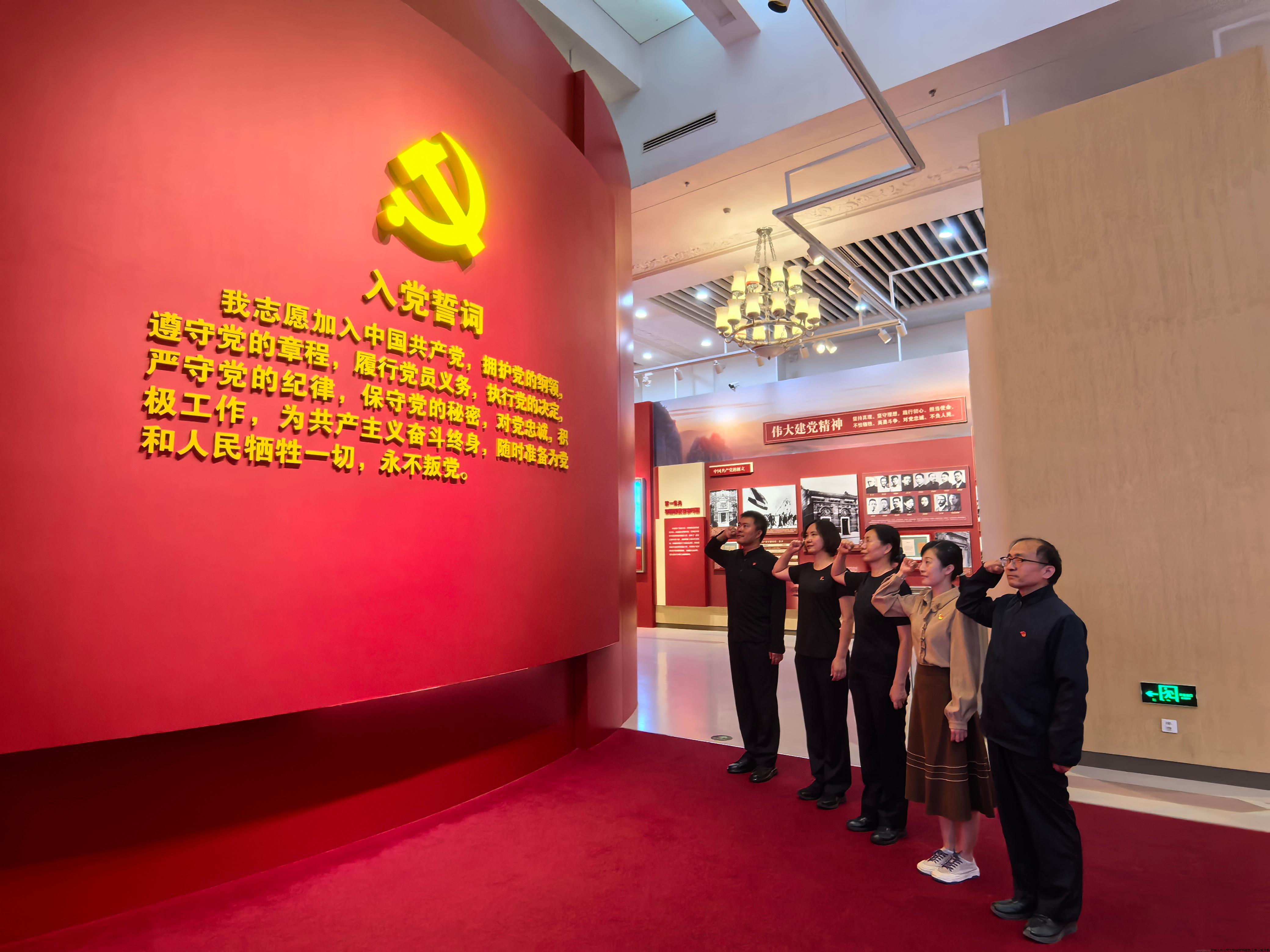 bbfe3b90f0131769c185982abe2f81b.jpg bbfe3b90f0131769c185982abe2f81b.jpg