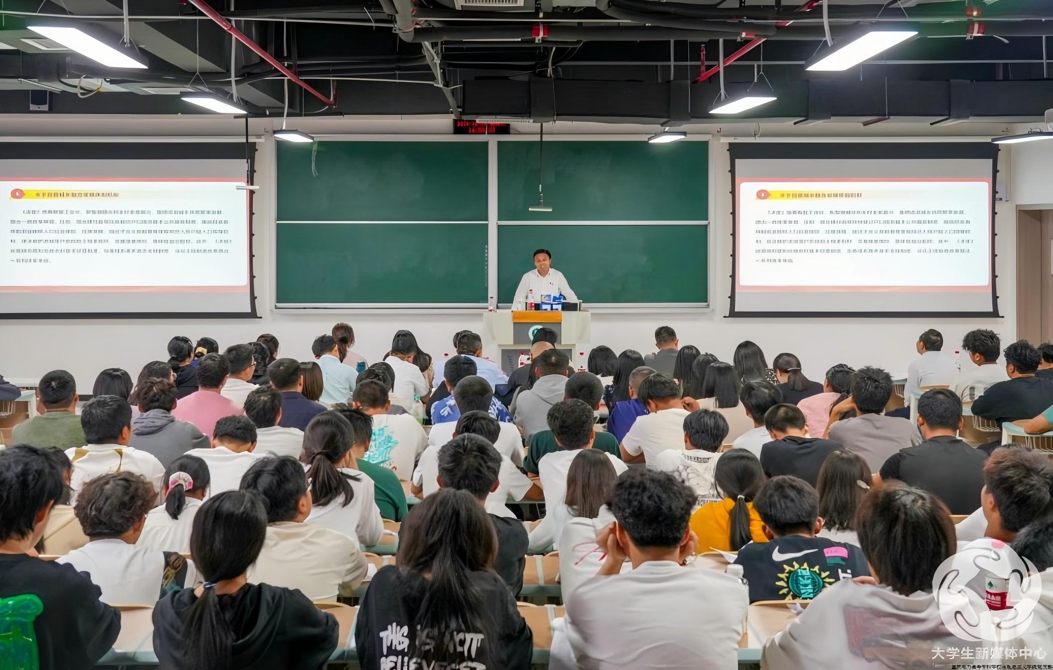 专题党课学习现场.jpg