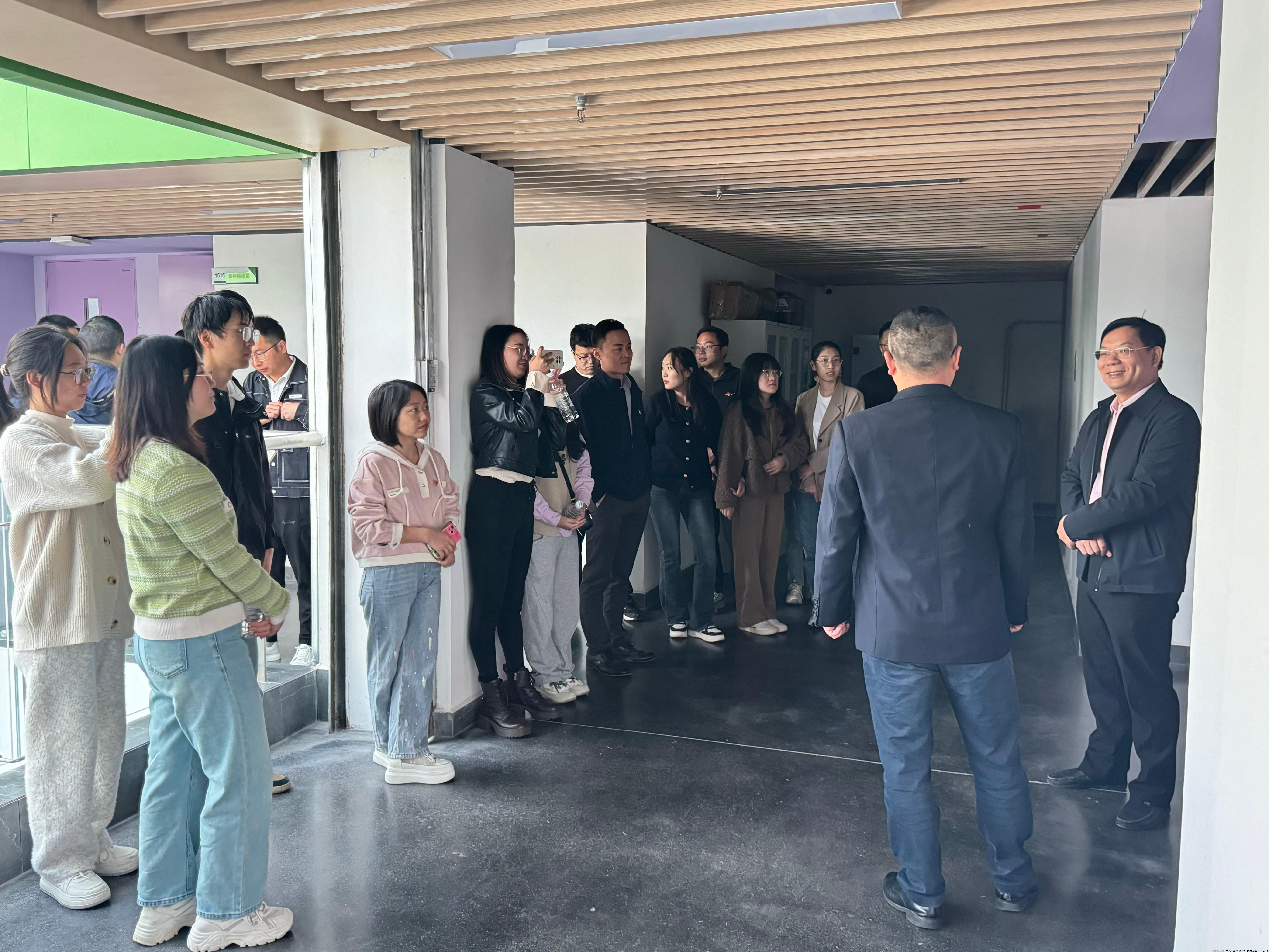 参观实验室2.JPG