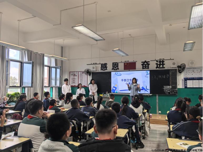 民航校区志愿服务2.jpg