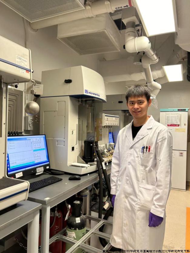 吴坤1.jpg 吴坤1.jpg