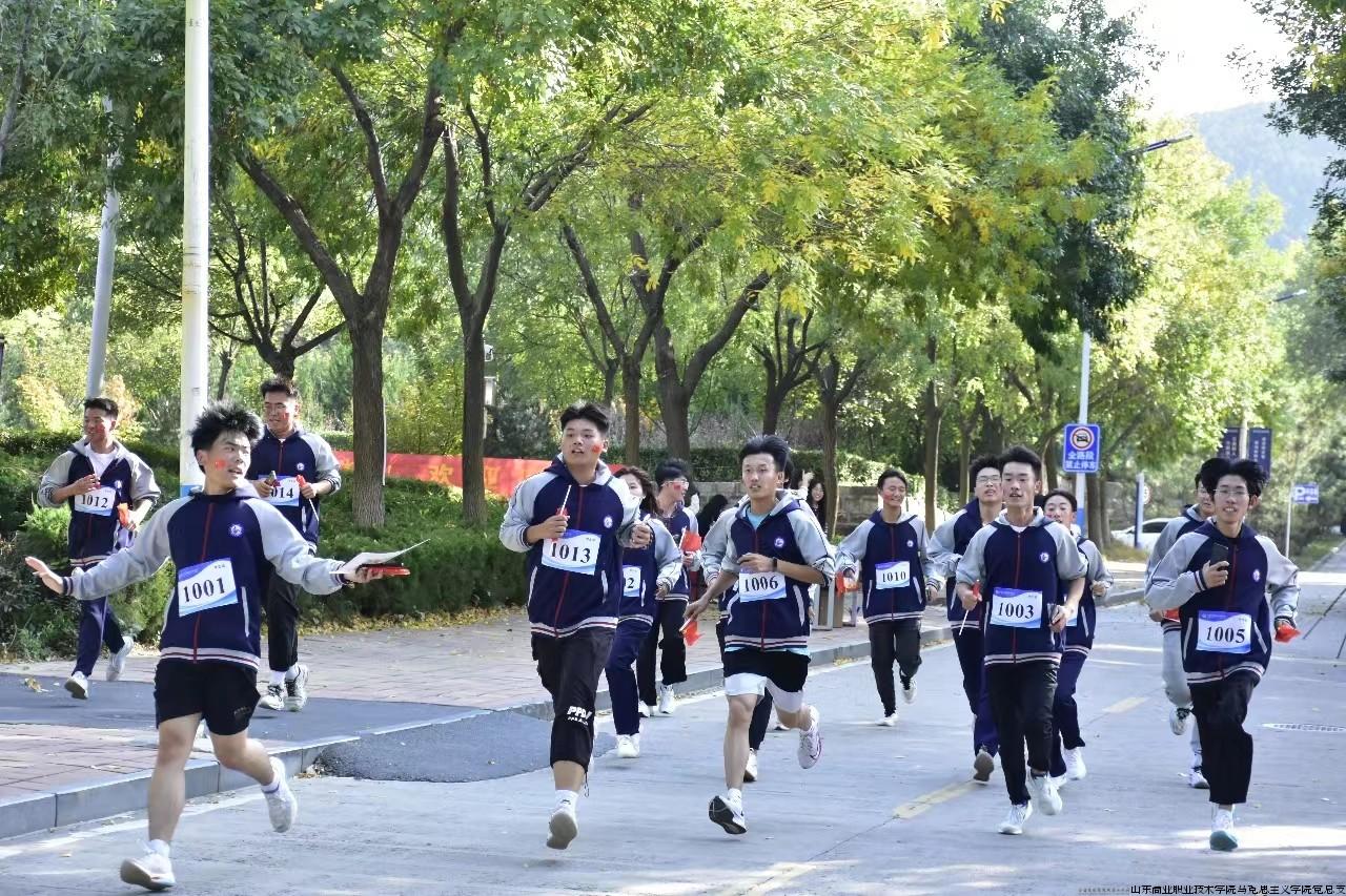 “重温3.18重要讲话精神”暨《尚德论坛》第102期专家报告会.png “重温3.18重要讲话精神”暨《尚德论坛》第102期专家报告会.png